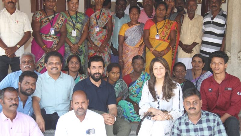 கீழடி தொல்லியல் அருங்காட்சியகத்தை பார்வையிட்ட சூர்யா குடும்பத்தினர்