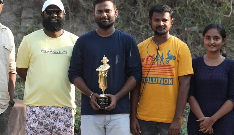 ’நெஞ்சுக்கு நீதி’ படத்தின் வசனகர்த்தாவுக்கு விகடன் விருது…