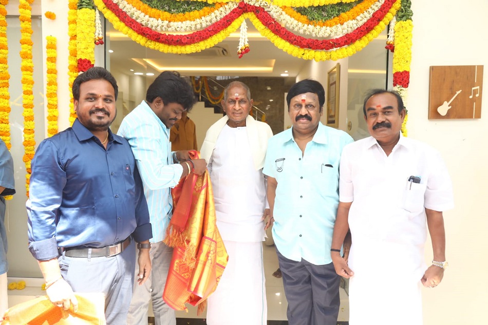 இசைஞானி இளையராஜாவின் 80வது பிறந்த நாள் ; நேரில் சந்தித்து ஆசி பெற்ற சாமானியன் படக்குழு