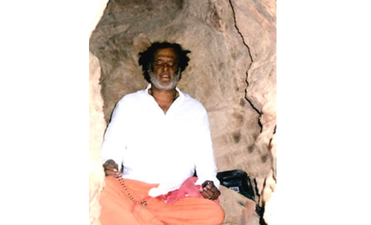 “ரஜினியின் ஆன்மிகம்!”: வெளுத்து வாங்கிய பத்திரிகையாளர்