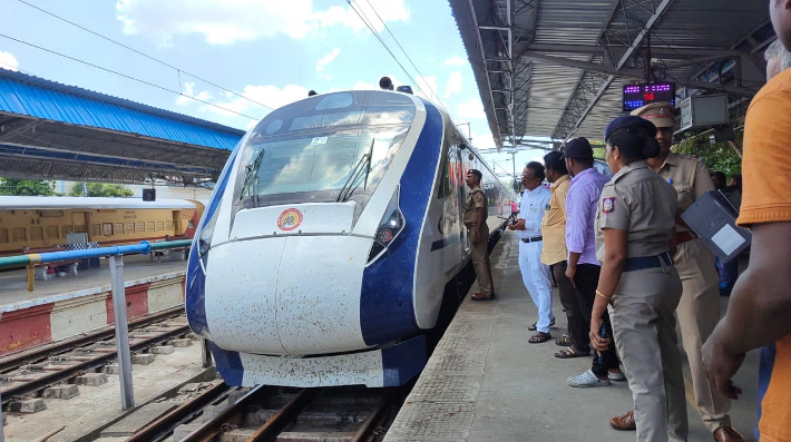   சென்னை-நெல்லை வந்தே பாரத்:  கட்டணம் அதிகம்! பயணிகள் ஆதங்கம்!