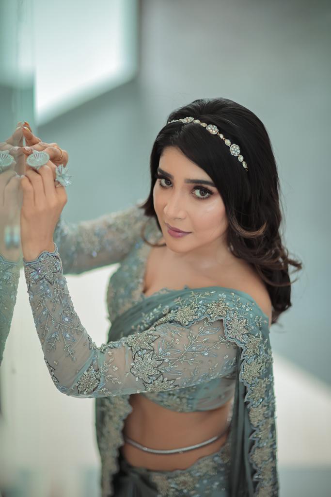 அதிரடி வேடங்களில் அனைத்து மொழிகளிலும் அசத்தும் சாக்‌ஷி அகர்வால்!