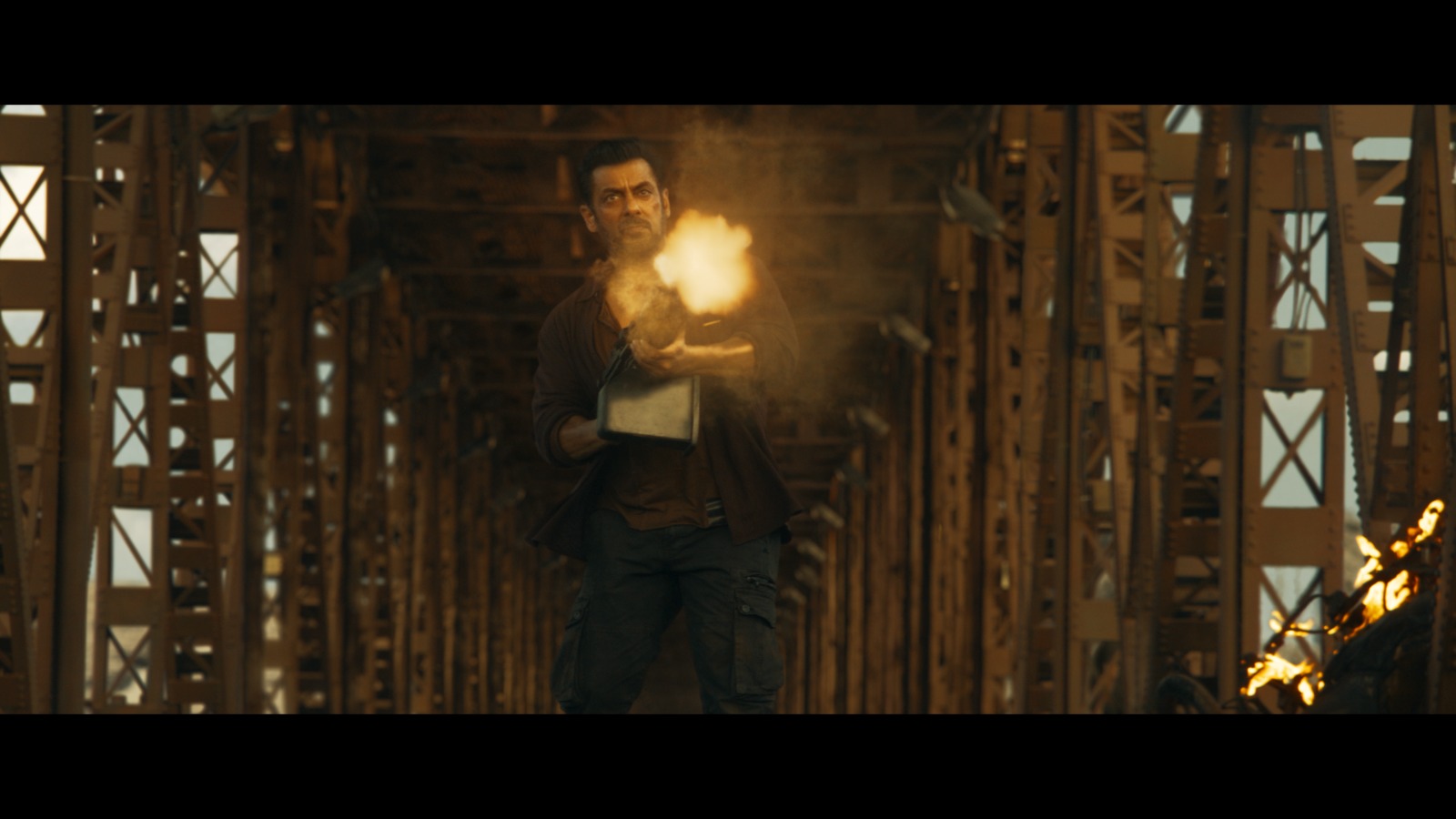 ‘டைகர் 3’ல்  ஆக்சன் காட்சிகள் வெளியீடு…!