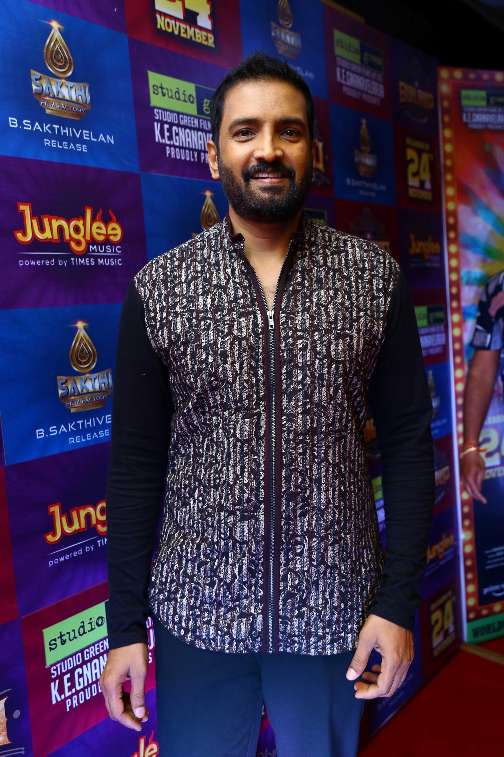 “ஐடியா கொடுத்த ஞானவேல்ராஜா, தனஞ்செயன்!”: நெகிழ்ந்த சந்தானம்..!