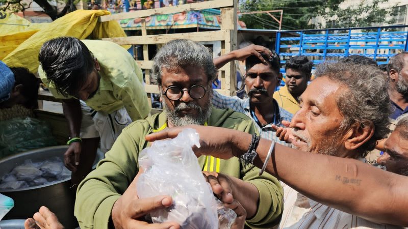 அவர்கள் பசியின் தாக்கம் என்னைத் தின்றது…மிக்ஜாம் புயல் பாதிப்பு: களத்தில் இறங்கிய பார்த்திபன்!