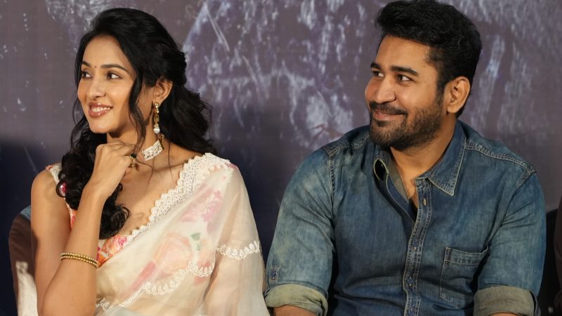 ‘சர்வாதிகாரத்தின் வேறு பரிமாணத்தை உரக்க பேசும்’ஹிட்லர்’