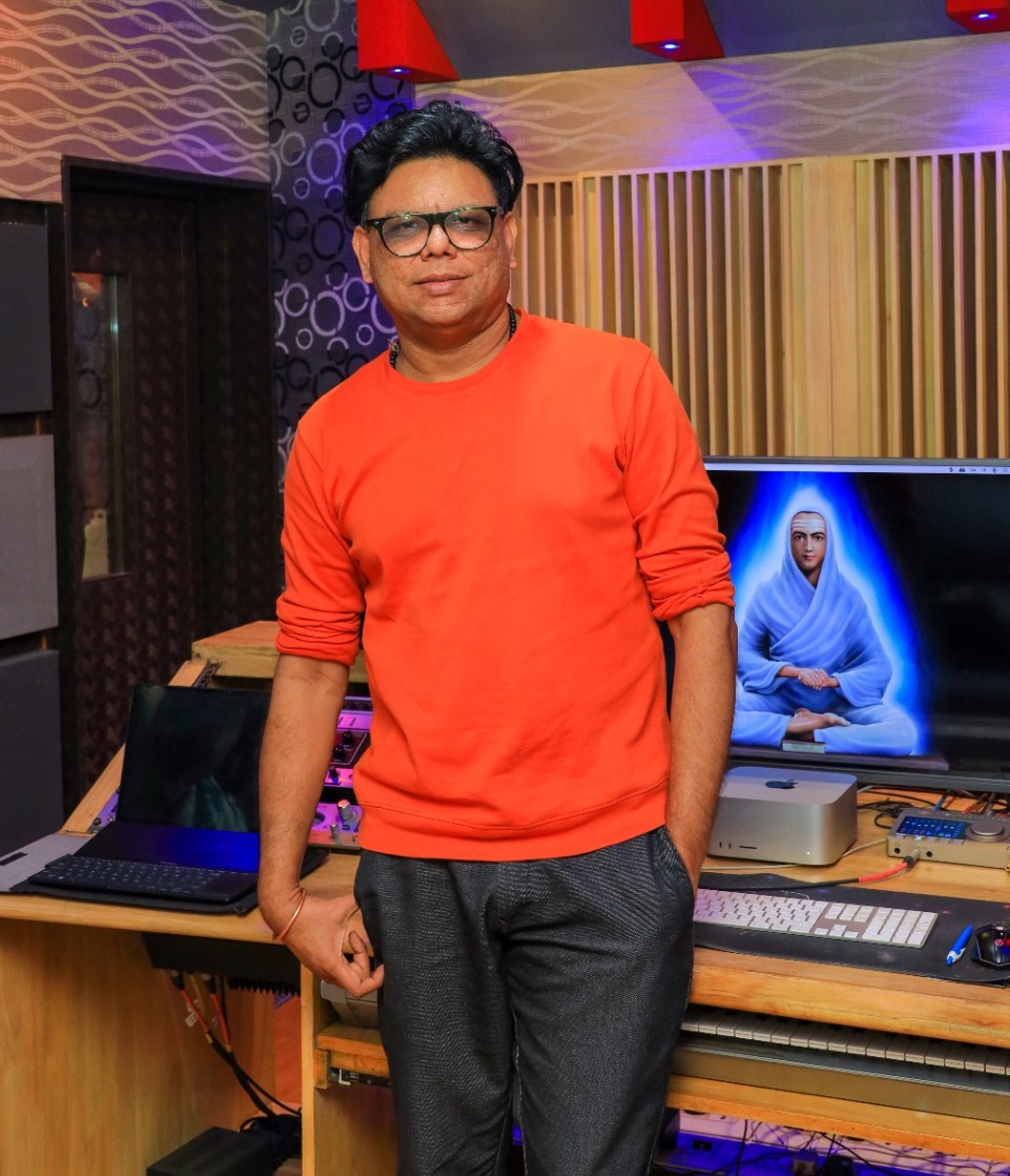  இசை அமைப்பாளர் சி. சத்யா பாடியுள்ள  ‘மனு முறை கண்ட வாசகம்’ பாடல்