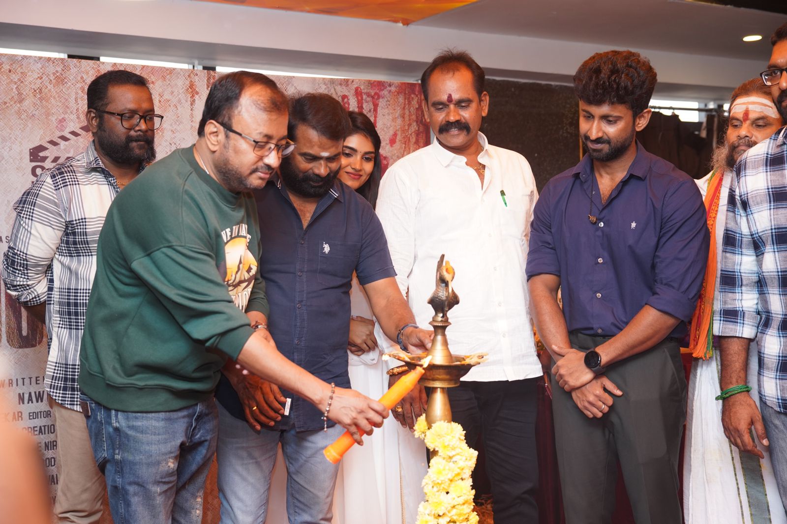 கோலிவுட்டின் 4 பிரபலங்கள் துவக்கிவைத்த மாஸ்டர் மகேந்திரனின் சர்வைவல் த்ரில்லர்!!