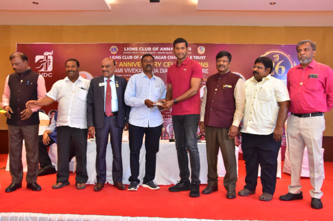 பத்து ரூபாய்க்கு ரத்த பரிசோதனை ! விஷால் நெகிழ்ச்சி!