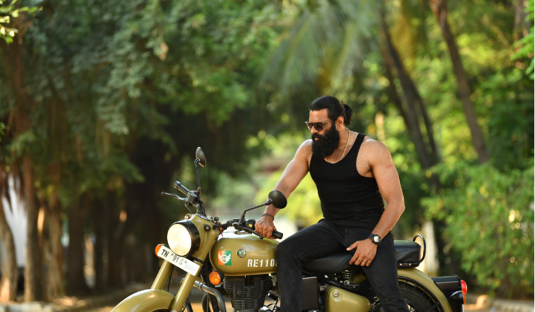 தீரன் நடிக்கும் ‘சாலா’ டிரைலரை அல்லு அர்ஜுன் வெளியிட்டார்