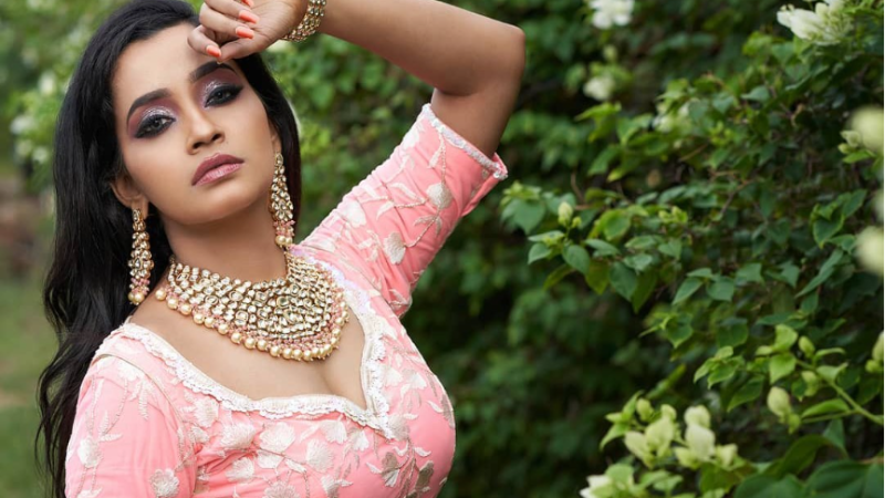 “ஹீரோயின் அபர்ணதி சொல்வது பொய்!”: ‘நாற்கரப்போர்’ இயக்குநர் ஆவேசம்!