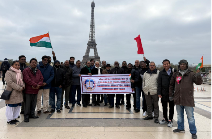 பாரிஸ் ஈபிள் கோபுரம் அருகில் புதுச்சேரி விடுதலை நாள் ஒன்று கூடல் நிகழ்ச்சி! பிரான்ஸ் பாண்டிச்சேரி சங்கங்கள் கூட்டமைப்பால் நடத்தப்பட்டது!