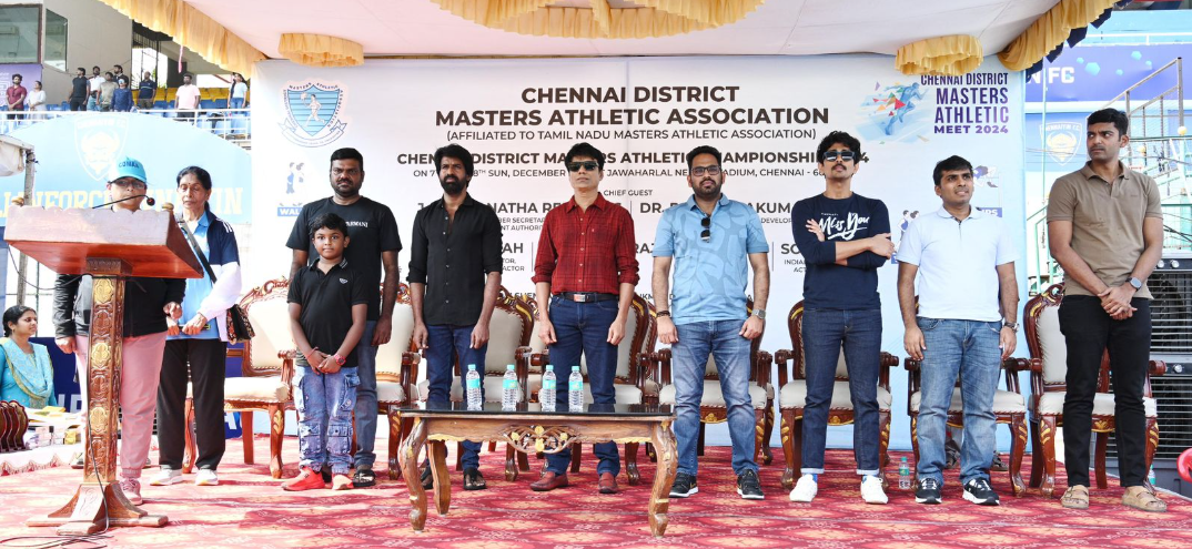 பாய்ந்த ‘ரெட்ஜெயண்ட்’ செண்பக மூர்த்தி! பரிசு வழங்கிய சூர்யா, சூரி, சித்தார்த் !