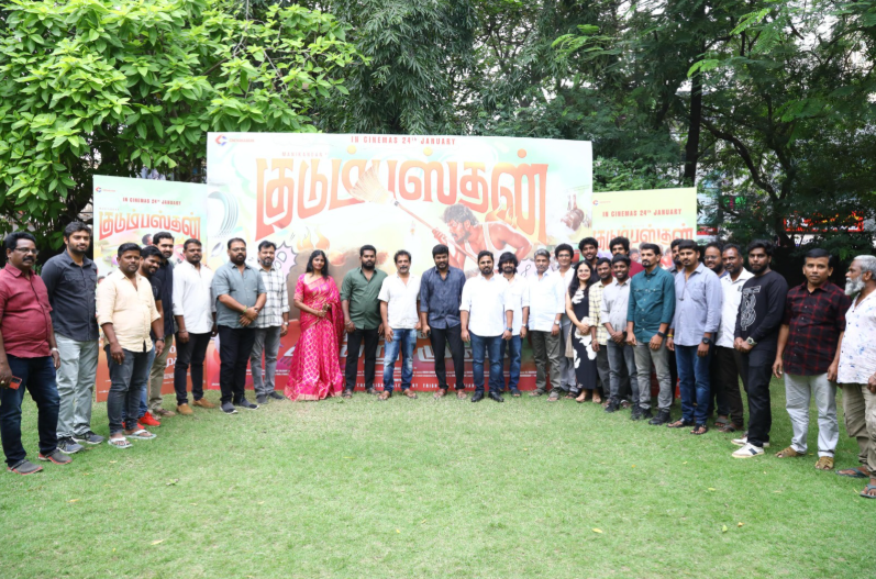 “குடும்பம் நடத்தறதே பெரிய அட்வென்ச்சர் தான்”: ‛குடும்பஸ்தன்’  விழாவில் மணிகண்டன்!