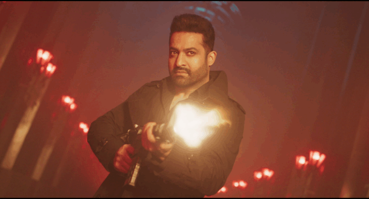“வார் 2 –  ஜூனியர் என்.டி.ஆரை ஒரு ஸ்டைல் ஆன மனித இயந்திரம்!”: அனைதா ஷ்ராஃப் அட்ஜானியா