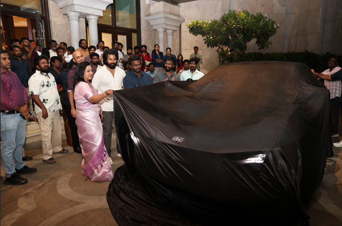 100வது நாளில் கெத்து காட்டிய ‘தாய்க்கிழவி’… இயக்குநருக்கு பரிசளிக்கப்பட்ட பம்பர் கார்!