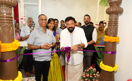 சென்னையில் சபரி ஆர்டிசன்ஸ் வில்லேஜை தொடங்கி வைத்த நடிகர் ஜெயராம்!